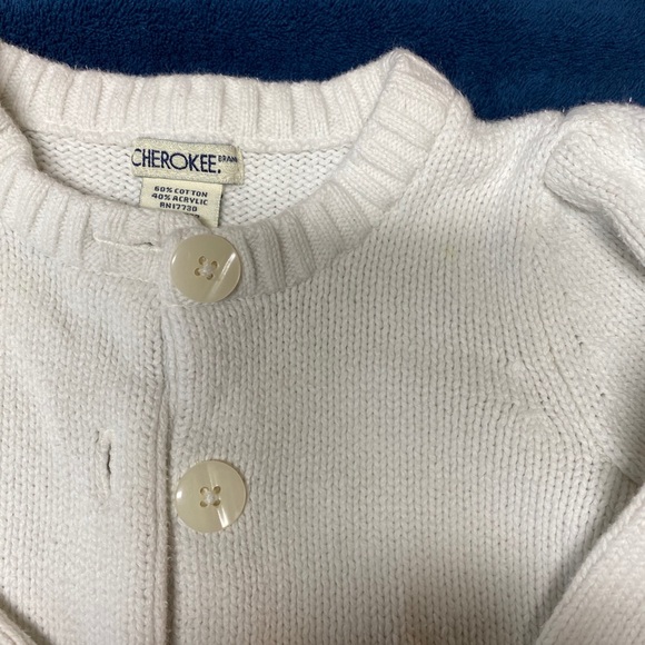 Cherokee  2 T White button cardigan - Picture 3 of 3